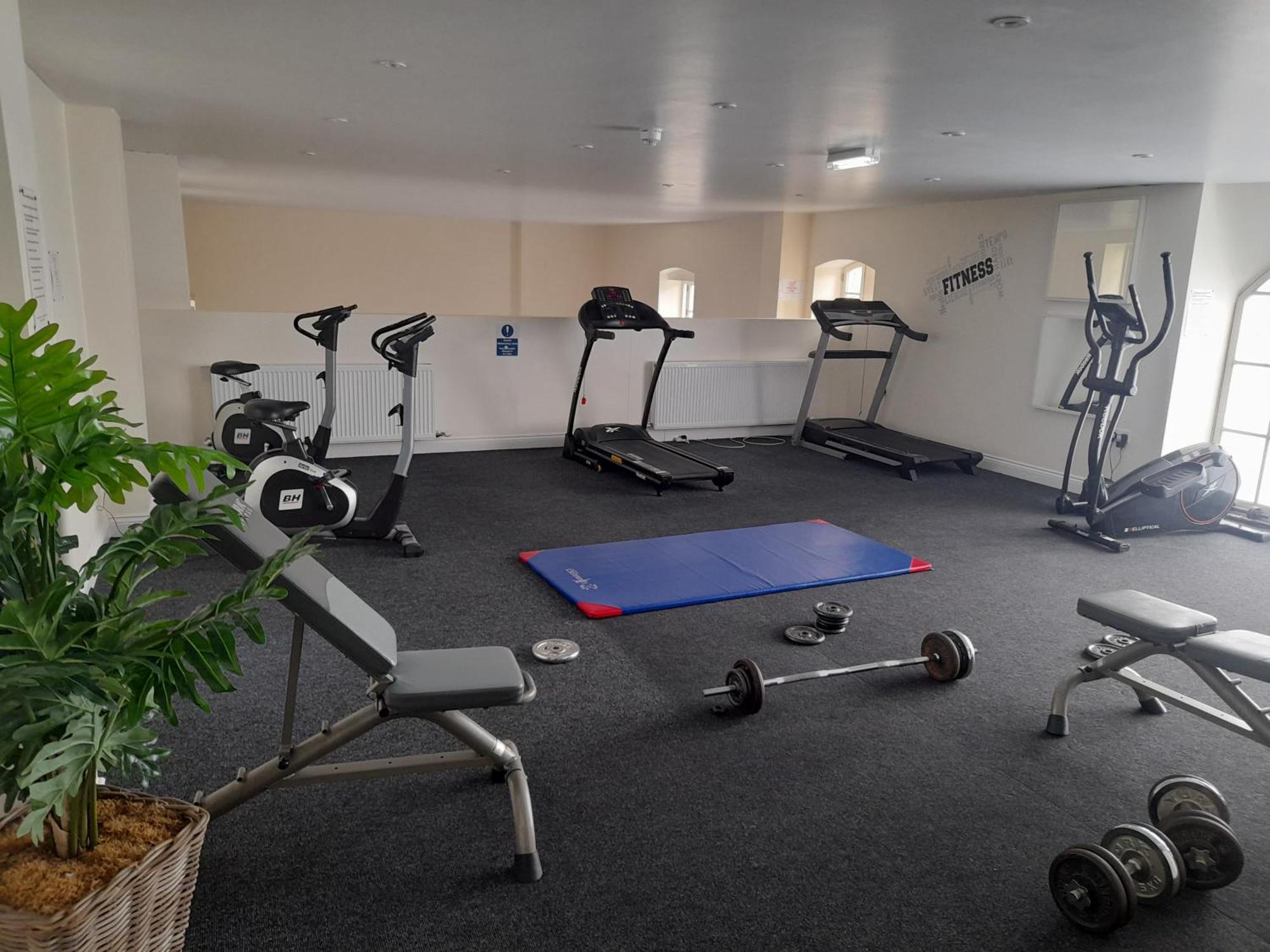 Old Brewery Home With Pool And Gym Access Oakhill Ngoại thất bức ảnh